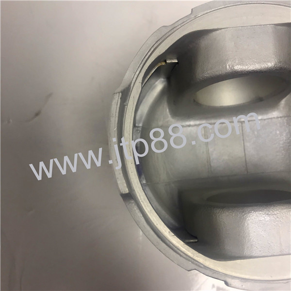 102.0mm DIA Diesel Engine Piston 65.02501-0562 / 65.35747-8058 For Daewoo
