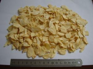 Wholesale Dried Garlic Pods Chips , Dehydrated Garlic Flakes Wtih Root Eco Friendly from china suppliers
