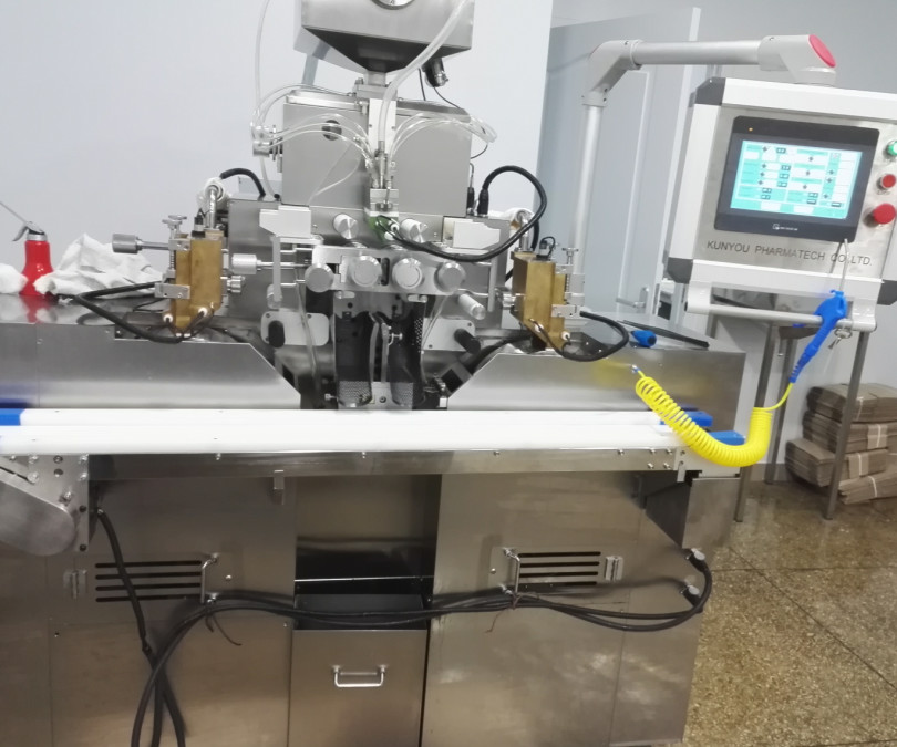 10 Inch Vegetable Gelatin Soft Capsule Making Machine Automatic 32000pcs / Hour