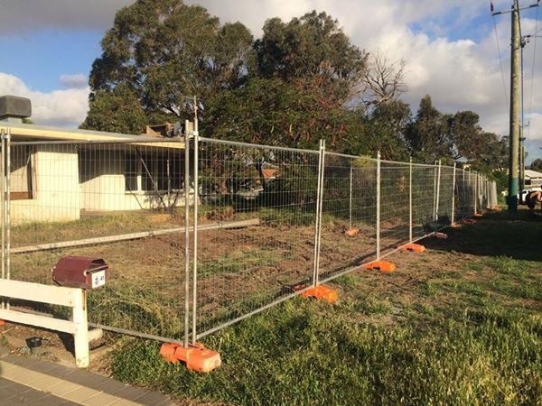 Oem 2400mm Long X 2100mm High Steel Temporary Fencing Heavy Duty