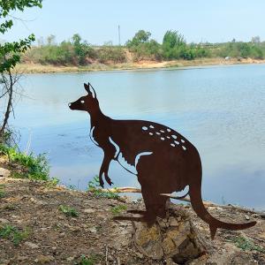 Wholesale High Durable Rust-Resistant Garden Metal Decorations Opossum Shape from china suppliers