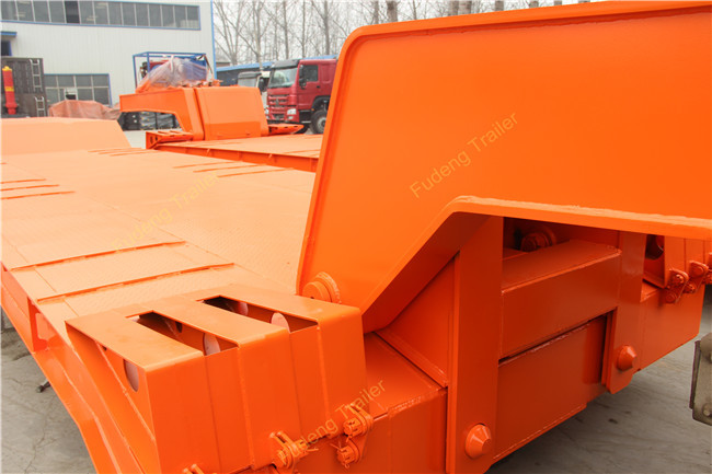Hydraulic 2 / 3 / 4 Axles Detachable Gooseneck Trailer 50-100 Tons Payload