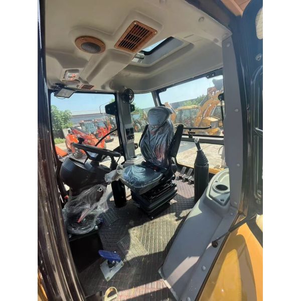 The CAT430F Backhoe Loader Has Excellent Excavation And Loading Capabilities