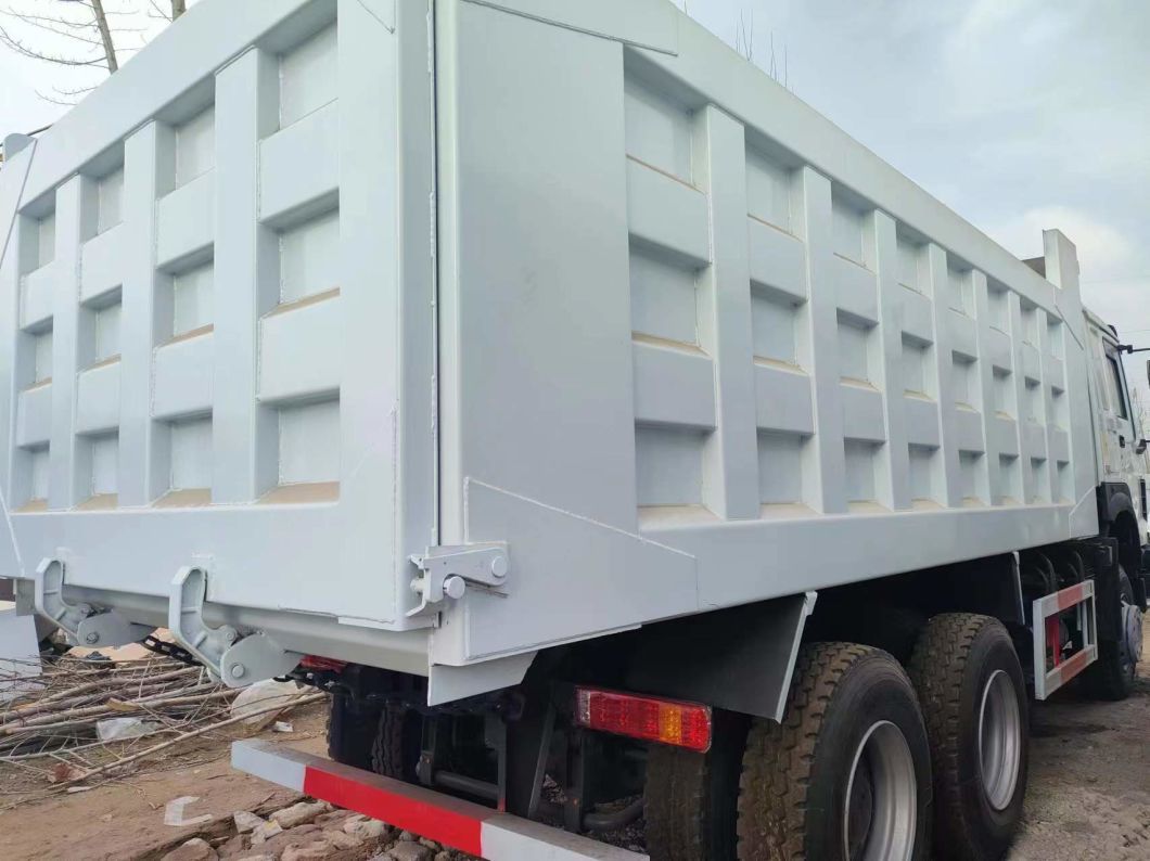 HOWO High Quality Sinotruck 420HP Heavy Duty Yruck with Low Price for Sale