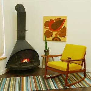 Wholesale Vintage Mid Century Indoor Black Freestanding Cone Wood Burning Fireplace from china suppliers